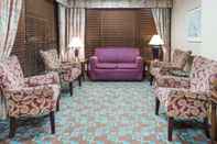 Lobby Baymont by Wyndham Clarksville Northeast