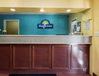 Lobi 2 Days Inn by Wyndham Cookeville