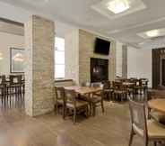 Restaurant 6 Best Western Plus Edmonton Airport