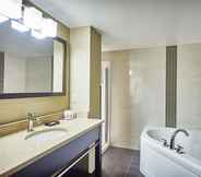 In-room Bathroom 3 Best Western Plus Edmonton Airport