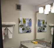 In-room Bathroom 6 Best Western Plus Clarks Summit Scranton