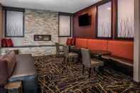 บาร์ คาเฟ่ และเลานจ์ Ramada by Wyndham Grand Forks