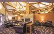 Lobby 2 La Quinta Inn & Suites by Wyndham Silverthorne - Summit Co
