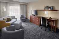 Common Space Courtyard By Marriott Hartford/Windsor Airport