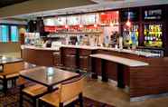 Quầy bar, cafe và phòng lounge 5 Courtyard By Marriott Hartford/Windsor Airport