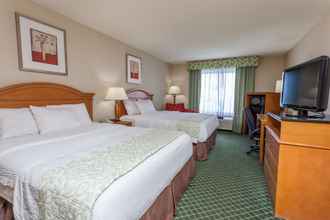 Bedroom 4 Days Inn & Suites by Wyndham Warren