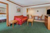 Common Space Days Inn & Suites by Wyndham Warren