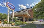 Exterior 7 Hampton Inn Traverse City