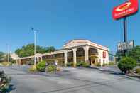 Bangunan Econo Lodge Inn & Suites near Chickamauga Battlefield