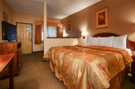 Bedroom Econo Lodge Inn & Suites near Chickamauga Battlefield