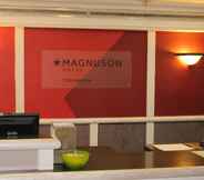 Lobby 2 Magnuson Hotel Texarkana
