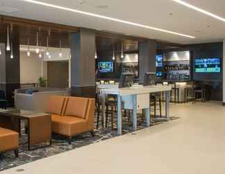 Lobby 2 DoubleTree by Hilton Hotel Syracuse