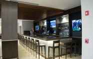 Bar, Cafe and Lounge 5 DoubleTree by Hilton Hotel Syracuse