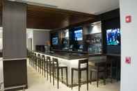 Bar, Cafe and Lounge DoubleTree by Hilton Hotel Syracuse