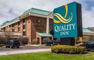 Exterior 3 Quality Inn Schaumburg - Chicago near the Mall