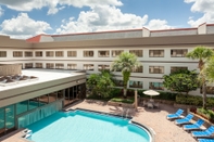 Swimming Pool Sheraton Suites Orlando Airport