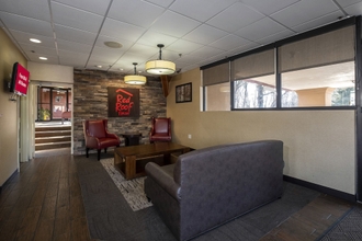 Lobby 4 Red Roof Inn & Suites Newark - University