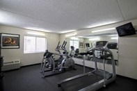 Fitness Center Chicago Club Inn & Suites