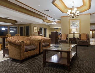 Lobi 2 Chicago Club Inn & Suites