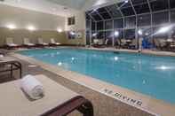 สระว่ายน้ำ Chicago Club Inn & Suites