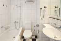 In-room Bathroom Hotel Metropol Basel