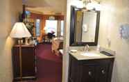 In-room Bathroom 6 Hotel Seward