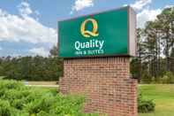 Bangunan Quality Inn & Suites Apex - Holly Springs