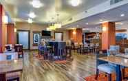 Bar, Cafe and Lounge 4 Hampton Inn Johnson City