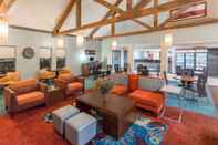 ล็อบบี้ Hawthorn Suites by Wyndham North Charleston, SC