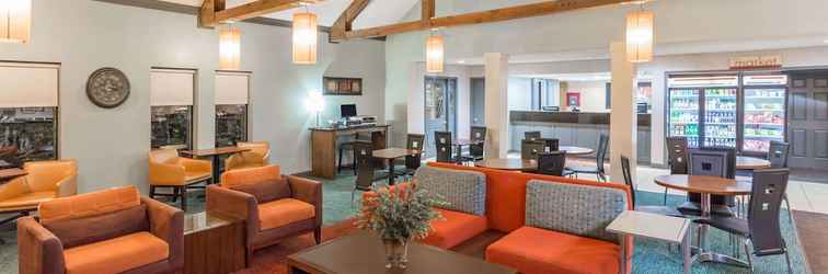 Lobi Hawthorn Suites by Wyndham North Charleston, SC