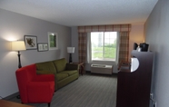 Common Space 3 Country Inn & Suites by Radisson, London, KY