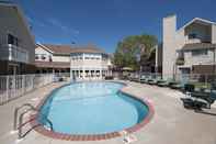 Kolam Renang Sonesta ES Suites Minneapolis - St Paul Airport