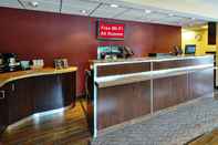 Lobby Red Roof Inn Louisville East - Hurstbourne