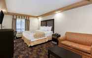 Bedroom 7 Days Inn by Wyndham Iselin / Woodbridge