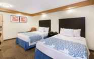 Bilik Tidur 6 Days Inn by Wyndham Iselin / Woodbridge