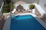 Swimming Pool Hotel Antillano