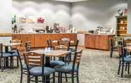 Restaurant 4 Quality Inn Rhinelander