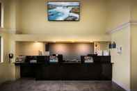 Lobby Days Inn by Wyndham Wayne