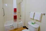 Toilet Kamar Red Roof Inn Buffalo - Niagara Airport