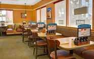 Restaurant 2 Days Inn by Wyndham St. Augustine I-95/Outlet Mall