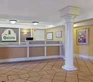 Lobby 2 La Quinta Inn by Wyndham Tampa Bay Pinellas Park Clearwater