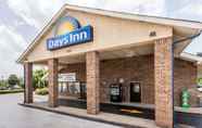 Exterior 2 Days Inn by Wyndham Nashville North/Opryland Area