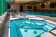 Swimming Pool Best Western Plus Kentwood Lodge