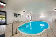 Swimming Pool Ramada by Wyndham Effingham