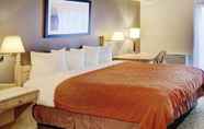 Bilik Tidur 3 Thompson's Best Value Inn & Suites