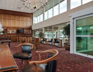 Lobby 2 SureStay Plus Hotel by Best Western Brandywine Valley