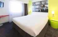 Bedroom 7 ibis Styles Cannes le Cannet