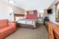 Bedroom Days Inn by Wyndham Virginia Beach Town Center