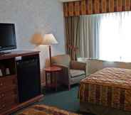 Bedroom 6 Travel Inn Hotel