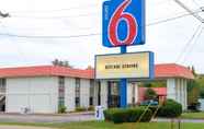 Bên ngoài 3 Motel 6 Palestine, TX